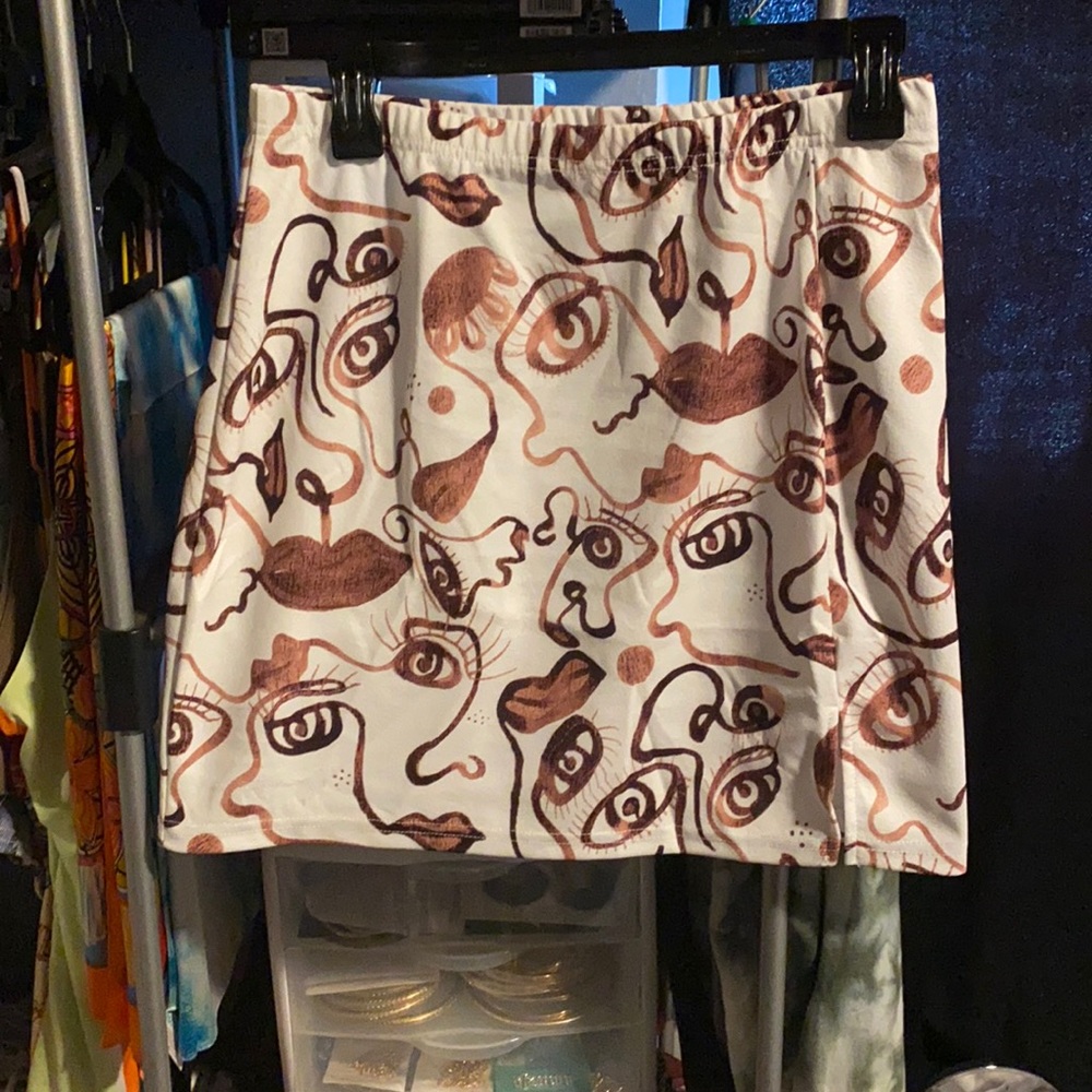 Beautiful artsy brown mini skirt by SHEIN